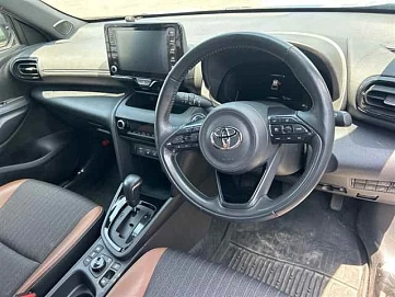 Toyota Yaris Cross, 2022г, полный привод, вариатор
