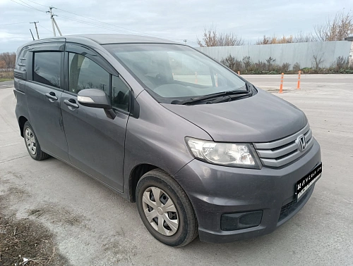 Honda Freed, 2013г, передний привод, вариатор