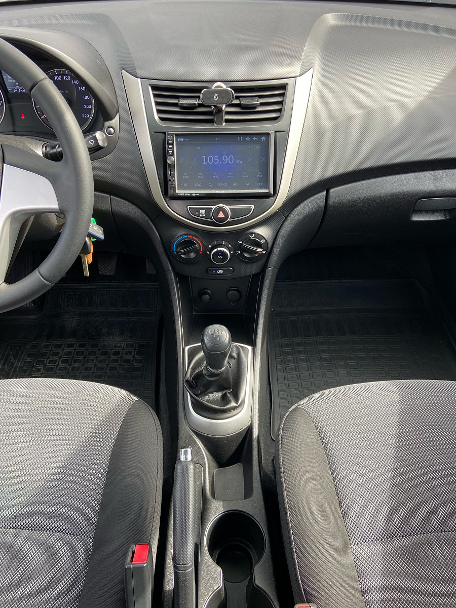 Hyundai Solaris, 2013г., передний привод, механика