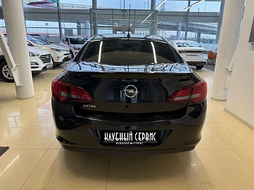 Opel Astra, 2014г, передний привод, механика