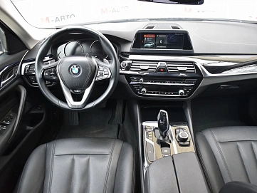 BMW 5 серии, 2018г., задний привод, автомат