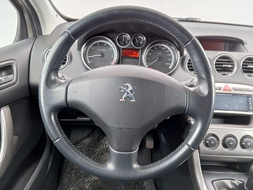 Peugeot 308, 2011г, передний привод, механика