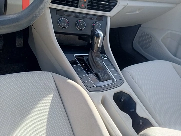 Volkswagen Jetta, 2019г, передний привод, автомат