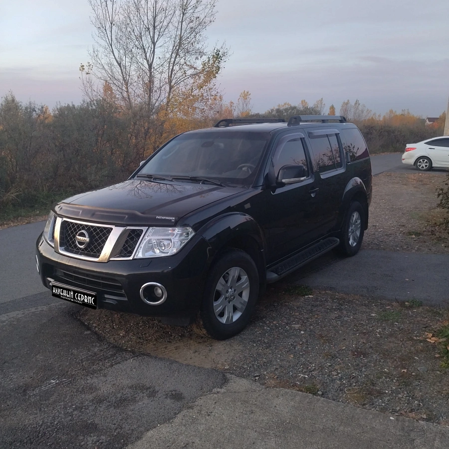 Nissan Pathfinder, 2011г., полный привод, автомат