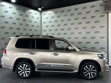 Toyota Land Cruiser, 2012г, передний привод, автомат