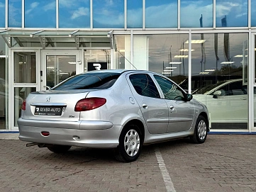 Peugeot 206, 2008г, передний привод, механика