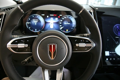 Hongqi HS3, 2025г, передний привод, робот