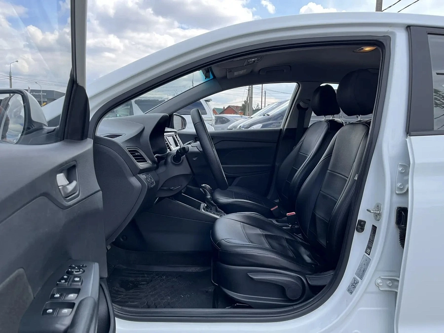 Hyundai Solaris, 2019г., передний привод, автомат