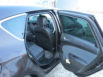 Opel Astra, 2014г, передний привод, автомат