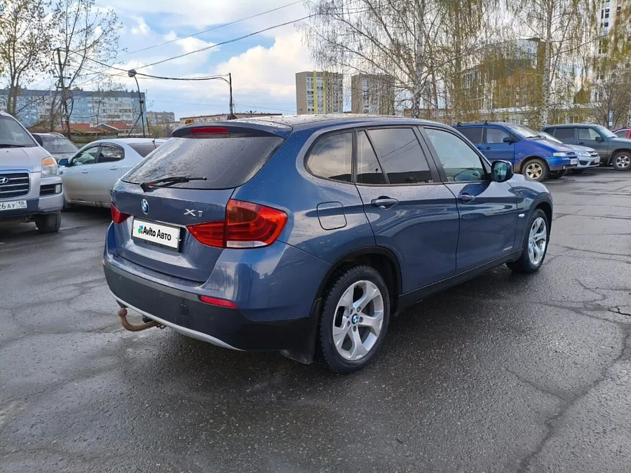 BMW X1, 2010г., передний привод, автомат
