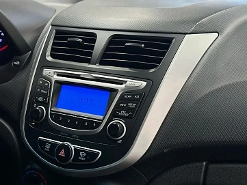 Hyundai Solaris, 2011г, передний привод, автомат