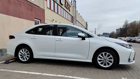 Toyota Corolla, 2019г, передний привод, вариатор