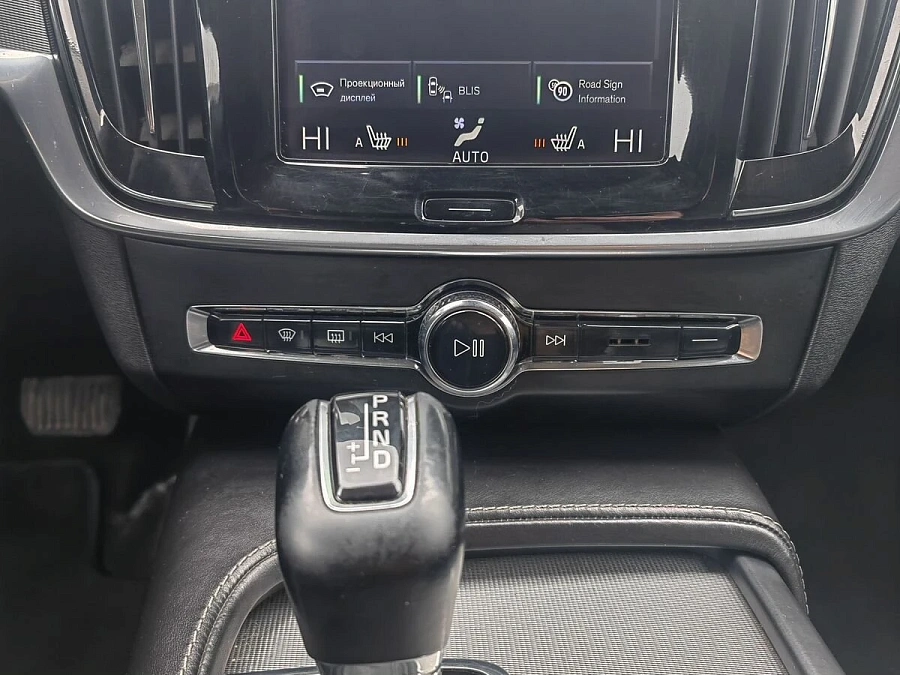Volvo S90, 2017г., передний привод, автомат