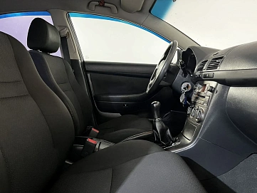 Toyota Avensis, 2008г., передний привод, механика