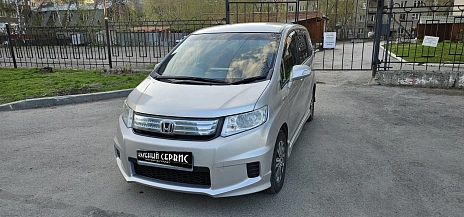 Honda Freed, 2012г, передний привод, вариатор