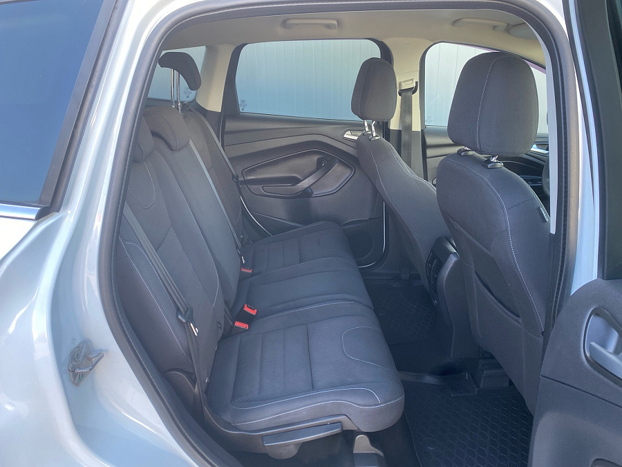 Ford Kuga, 2013г., передний привод, автомат