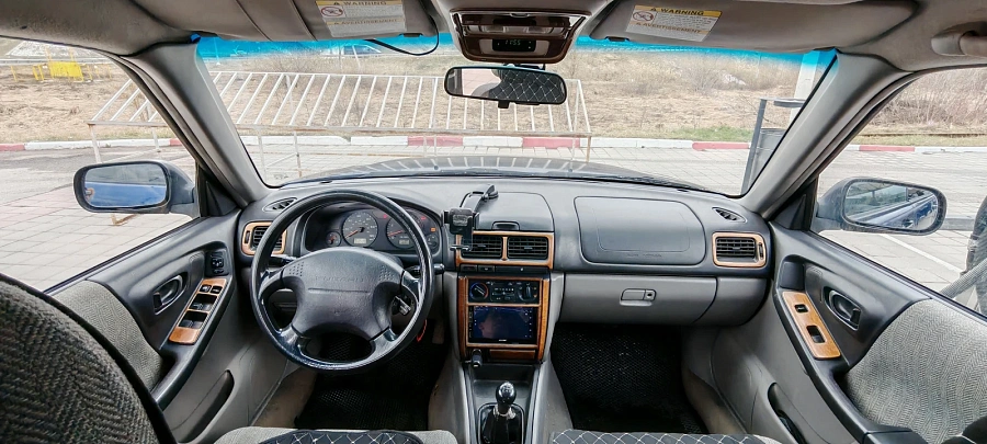 Subaru Forester, 2000г., полный привод, механика