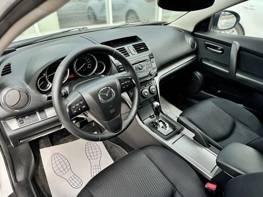 Mazda 6, 2011г., передний привод, автомат