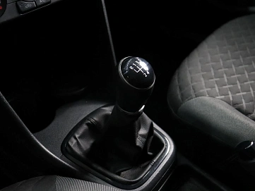 Volkswagen Polo, 2018г, передний привод, механика