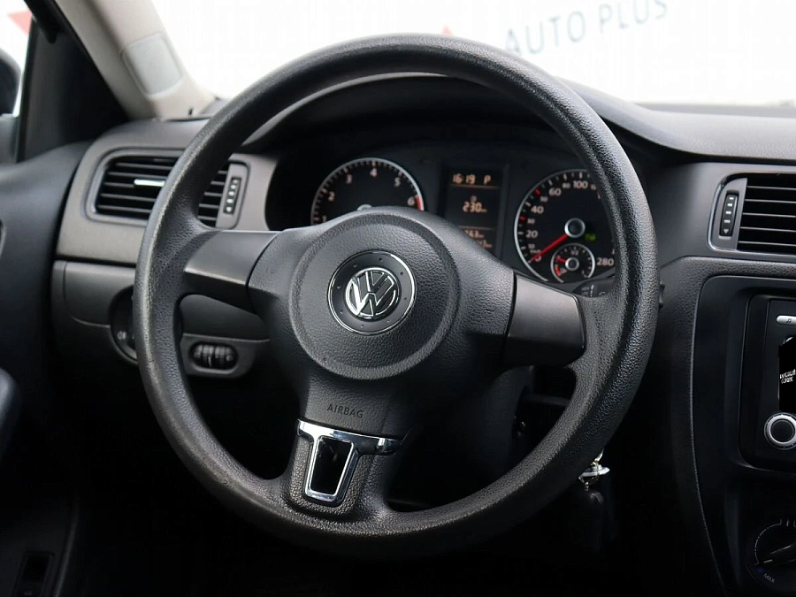 Volkswagen Jetta, 2013г., передний привод, автомат