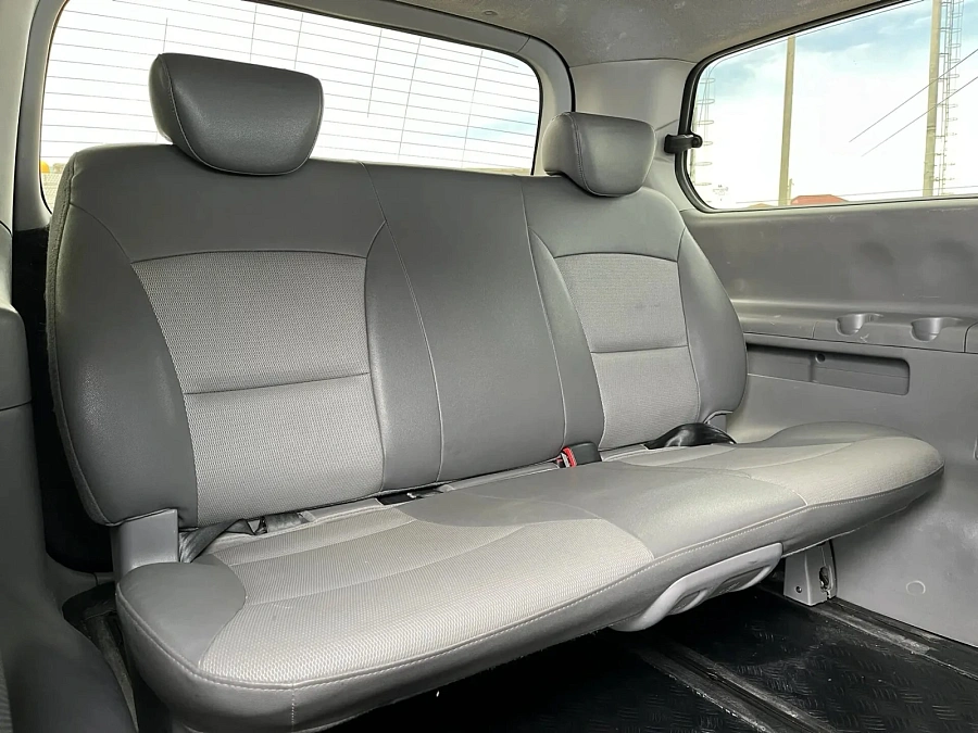 Hyundai Grand Starex, 2011г., задний привод, автомат
