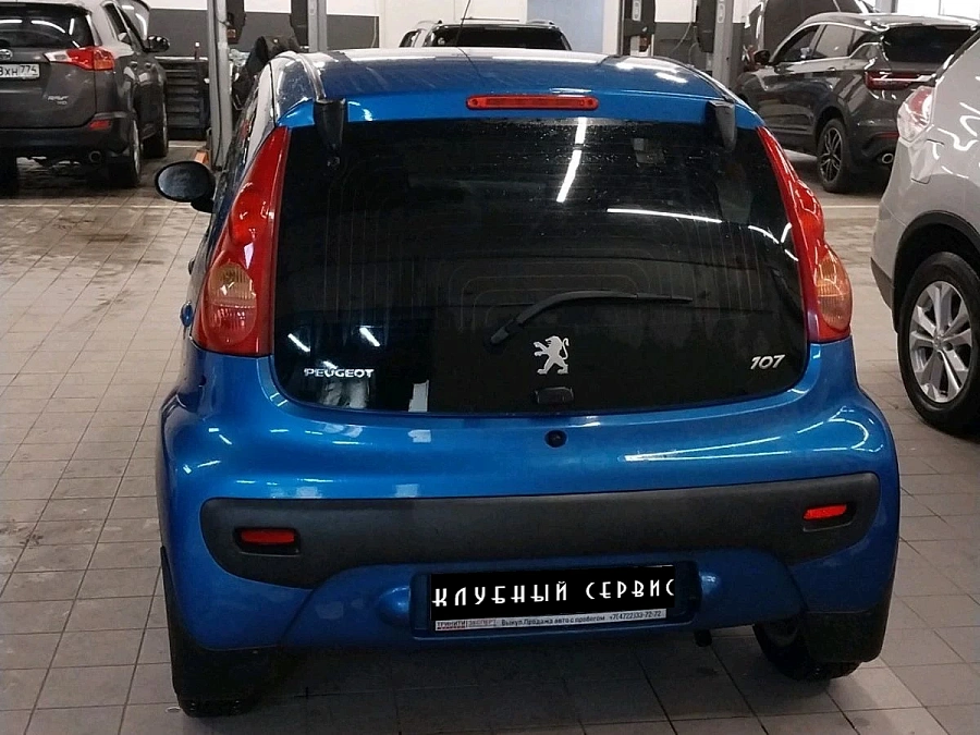 Peugeot 107, 2011г., передний привод, робот