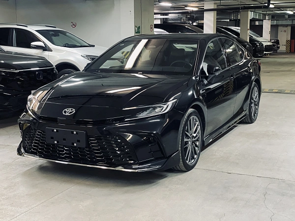 Toyota Camry, 2025г., передний привод, вариатор
