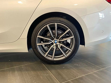 BMW , 2020г., передний привод, автомат