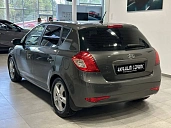 Kia Ceed, 2010г., передний привод, автомат
