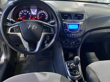 Hyundai Solaris, 2011г., передний привод, механика