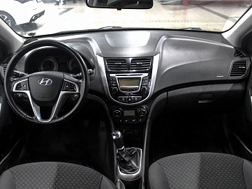 Hyundai Solaris, 2011г, передний привод, механика