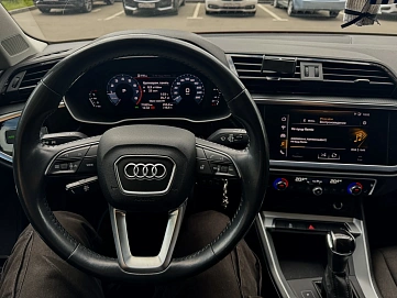 Audi Q3, 2020г, передний привод, робот