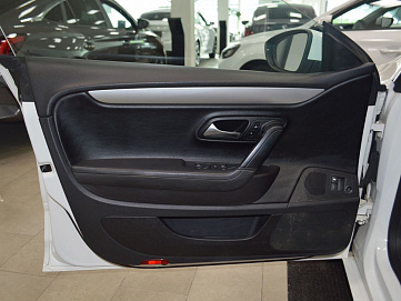 Volkswagen Passat CC, 2010г, передний привод, робот