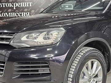 Volkswagen Touareg, 2011г, полный привод, автомат