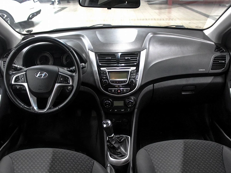 Hyundai Solaris, 2011г., передний привод, механика