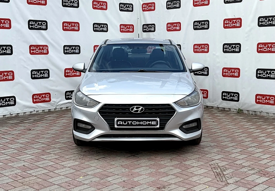 Hyundai Solaris, 2018г., передний привод, автомат