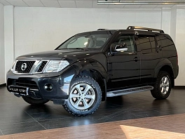 Nissan Pathfinder, 2012г, передний привод, механика