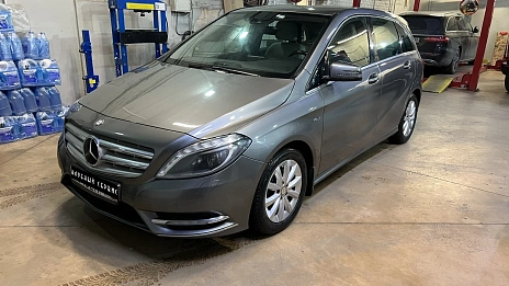 Mercedes-Benz B-Класс, 2012г, передний привод, робот