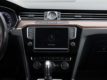 Volkswagen Passat, 2016г, передний привод, робот