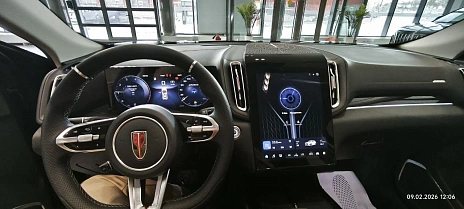 Hongqi HS3, 2025г, передний привод, робот