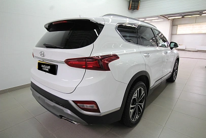 Hyundai Santa Fe, 2019г, передний привод, автомат