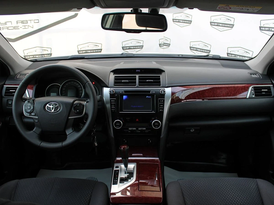 Toyota Camry, 2013г., передний привод, автомат
