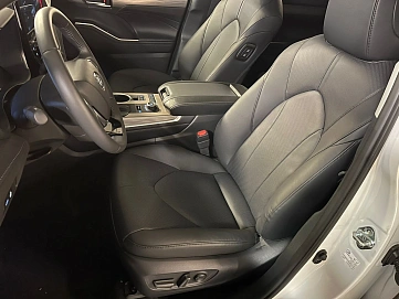 Toyota Highlander, 2025г, полный привод, автомат