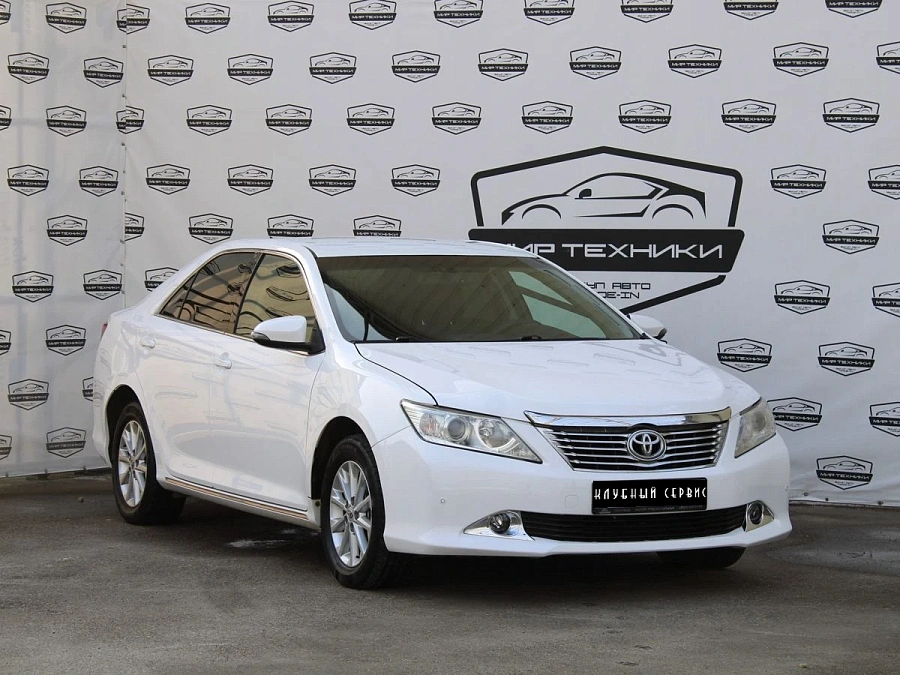 Toyota Camry, 2013г., передний привод, автомат