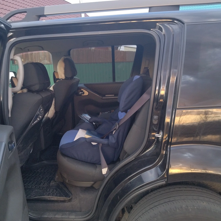 Nissan Pathfinder, 2011г., полный привод, автомат