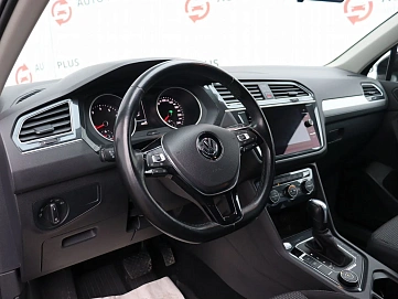 Volkswagen Tiguan, 2020г, передний привод, робот
