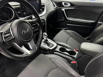 Kia Ceed, 2021г, передний привод, робот