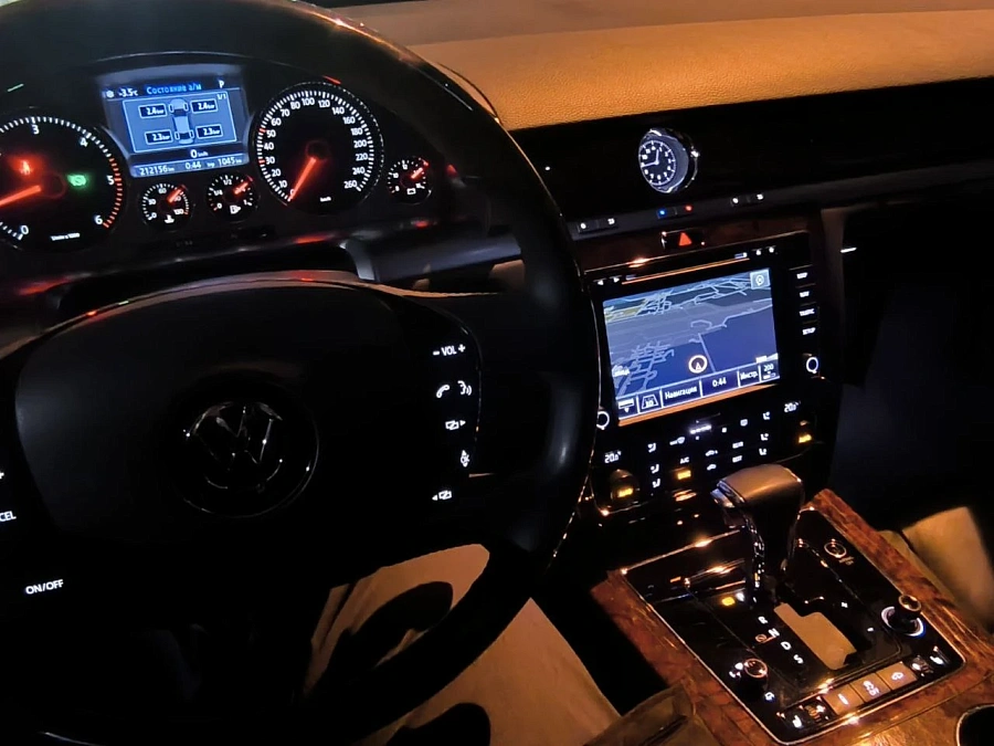 Volkswagen Phaeton, 2014г., полный привод, автомат