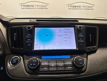 Toyota RAV4, 2018г, передний привод, автомат