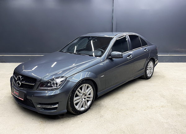 Mercedes-Benz , 2011г., задний привод, автомат